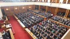 Отпадат таксите за обслужване и теглене от банкова сметка, по която се превеждат помощи и заплати