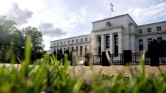 Очаквано Фед запази основната лихва в диапазона 4,25-4,5%*