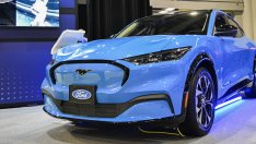 Ford ще предлага безплатни домашни зарядни станции за купувачите на електромобили