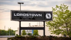 Производителят на електромобили Lordstown подаде молба за защита от фалит, ще съди Foxconn