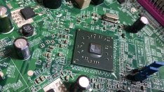 Мозъчен тръст: Европа трябва да инвестира в дизайн на чипове, не в огромен завод