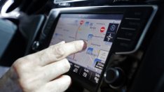 Мобилните приложения изместват вградените навигационни системи 