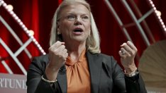 IBM сви прогнозата си за печалбата след нов срив на приходите