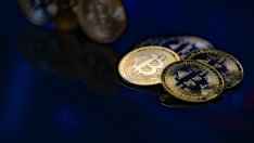 Биткойните в борсови портфейли се увеличават с най-бързия темп от май