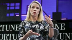 Майер напуска остатъка на  Yahoo с обезщетение от 23 млн. долара