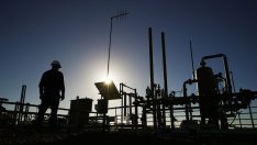 Приходите от петрол и газ в руския бюджет намаляват с 36% през май