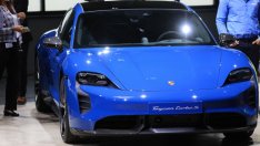 Спад на продажбите на Porsche помрачава плановете за IPO