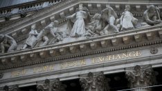 Акциите на Wall Street поевтиняват след по-силния от очакваното доклад за заетостта в САЩ*