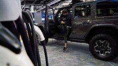 Stellantis ограничава доставките на конвенционални модели до 14 американски щата