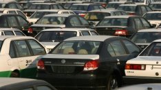 Проблемите на китайския пазар вещаят сътресения за автомобилната индустрия