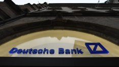 Deutsche Bank постигна първата си годишна печалба от 2014 г.