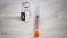 Великобритания тества ефекта от смесване на ваксините срещу коронавируса