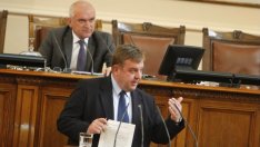 Готви се разширяване на военното обучение в училищата