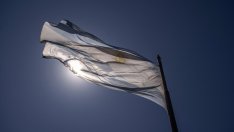 Аржентинците намират убежище в стейбълкойните след оставката на финансовия министър