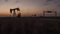 Петролът поевтинява, доставките от Близкия изток отново излизат на преден план*