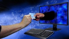 Две трети от българите пазаруват с карти в мрежата най-малко веднъж месечно