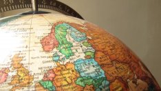 ОИСР: Световната икономика остава в капана на ниския растеж