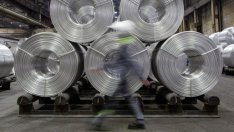 Цената на алуминия мина прага от 3 хил. долара за първи път от 13 години