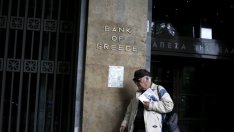 Централната банка на Гърция вижда заплаха в увеличаването на данъците