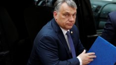 Унгария свиква референдум за бежанските квоти 