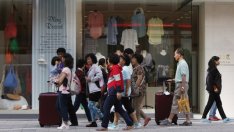 Бумът на китайския туризъм замира, а с него и радостта за луксозната индустрия