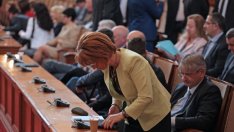 Жените имат дял от 40 на сто в правителствения сектор у нас и 25% в парламента
