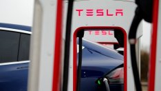 Новите зарядни на Tesla: ток за 120 км за пет минути