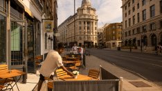 Икономиката на Великобритания се е свила с най-много от близо две години