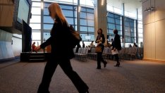 Молбите за помощи при безработица в САЩ растат над очакванията