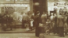 Мъжът с големите обувки