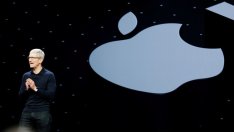 Реални ли са обещанията на Тръмп, че митата няма да засегнат iPhone?