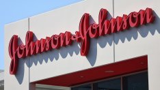 J&J опитва да се договори с ишците по делата за пудрата, причиняваща рак