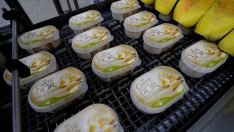 Unilever отчете спад на доставките за пръв път от над година