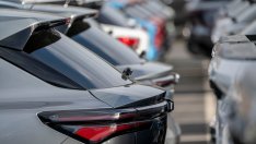 Регулатор блокира вота за отмяна на плана на Калифорния за декарбонизация при колите