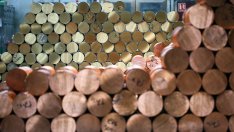 Цената на медта се връща към четиримесечното дъно