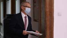 Денков подкрепя въвеждане на зелен сертификат за учителите