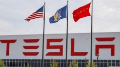 Главният счетоводител на Tesla подаде оставка след само месец на поста