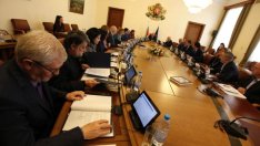 Преизпълнението на бюджета за 2016 г. отива във фискалния резерв