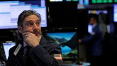 Мрачна сесия на Wall Street изтри над 700 пункта от Dow Jones