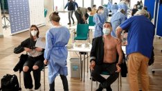 Шест месеца след началото на ваксинацията в ЕС - кои са първенците и последните?