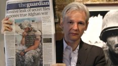 Мрачният "пазител" с празни джобове