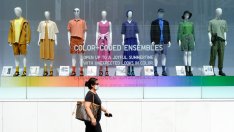 Собственикът на Uniqlo задмина прогнозите на анализаторите с очакванията си за печалба 