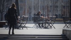 Заетостта у нас се свива до рекордно ниско равнище, нетипично и за годините на Covid