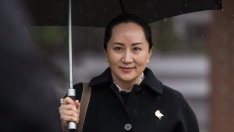 Мън Уанджоу настоява съдът в Канада да покаже класифицирани документи