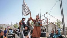 Топ афганистански политици ще преговарят с талибаните за правителство
