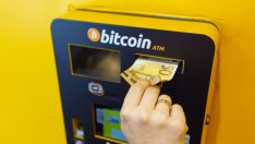 Биткойнът поскъпва, златото – не, а еврото изостава. И всичко е свързано