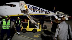 Стачките в Европа топят печалбата на Ryanair 