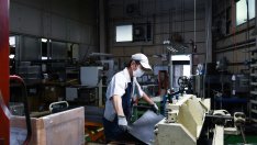 Бизнес активността в японските фабрики се сви за трети пореден месец през януари