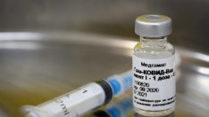 Русия иска да смеси собствената си ваксина с тази на AstraZeneca