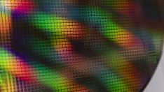 Нидерландия пое контрол над китайския производител на чипове Nexperia